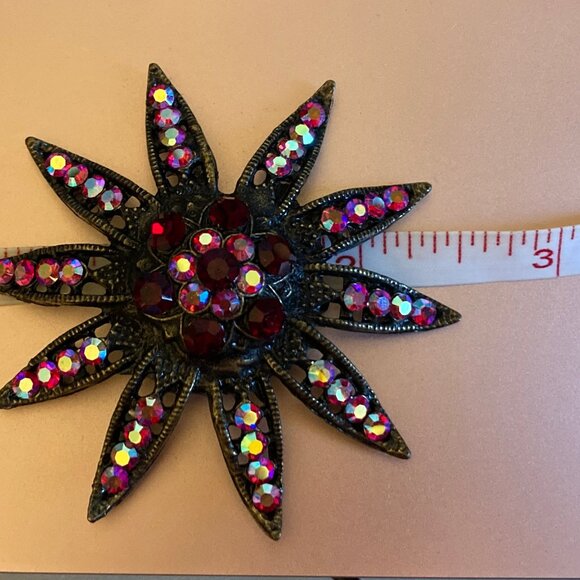 Gorgeous Starburst Ruby Rhinestone Brooch - Picture 5 of 5